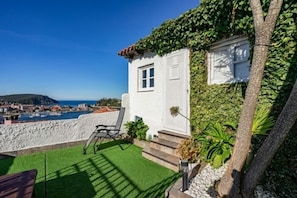 Property grounds - La Terraza de Ribadesella - country house in Ribadesella, Northern Spain (Ribadesella)