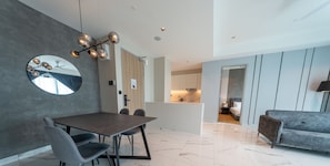 Apartment Senior, 2 phòng ngủ | Khu vực ăn uống tại phòng