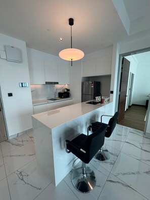 Classic Apartment, 2 Bedrooms | Private kitchen