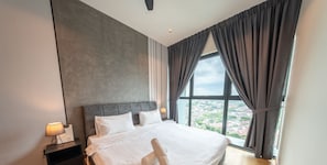 Apartamento sênior, 2 quartos | Ferros/tábuas de passar roupa, Wi-Fi de cortesia, roupa de cama