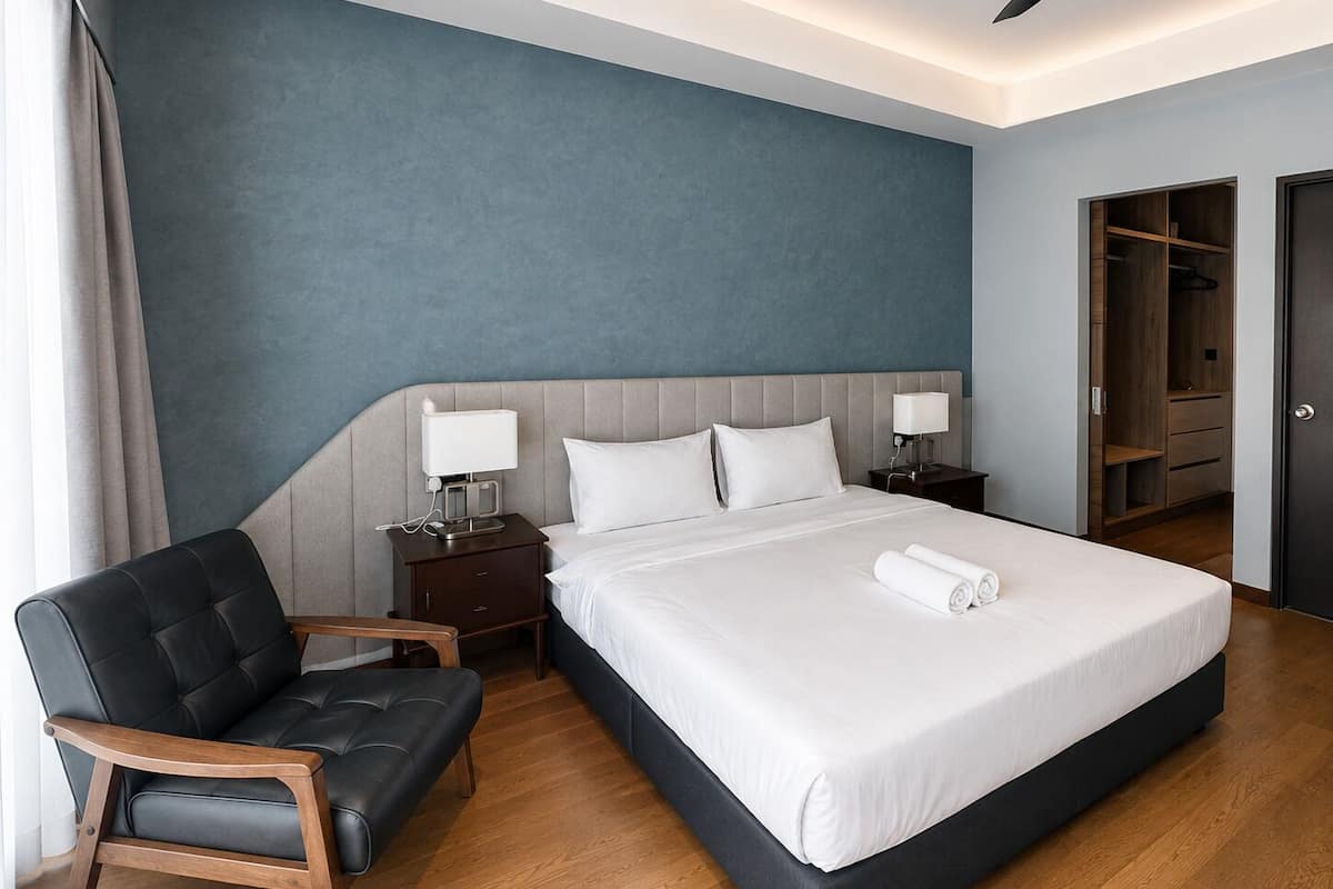 Deluxe Apartment | Iron/ironing board, free WiFi, bed sheets