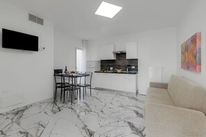 TV - Pino 6 - 2 bedrooms Near The Sea, Nardò, Italy (Nardò)