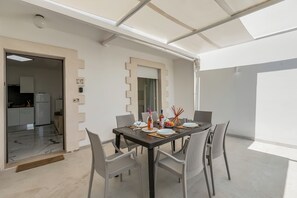 Outdoor dining - Pino 5 - 2 bedrooms Near The Sea, Nardò, Italy (Nardò)