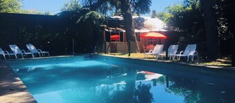 Secure, super equipped and comfortable villa for up to 15 guests in Benavídez Tigre.