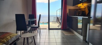 Chez Jude Facing the Ocean