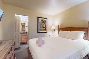 2 bedrooms, iron/ironing board, internet, bed sheets