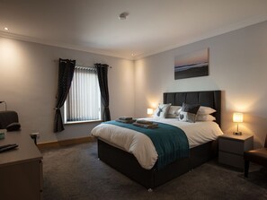 7 bedrooms, internet