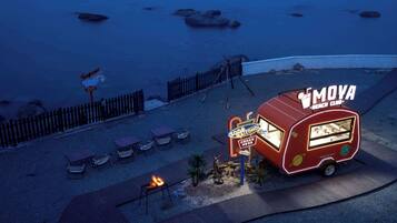 Plage privée, parasols, bar de plage