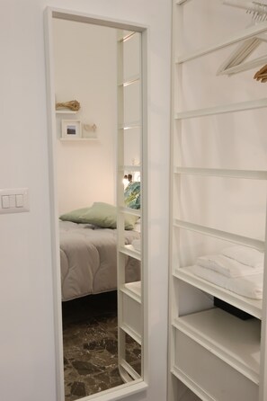 2 slaapkamers, een strijkplank/strijkijzer, wifi, beddengoed