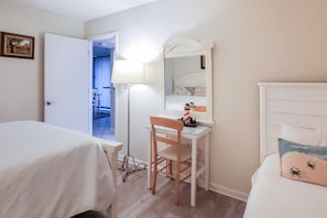 2 chambres, fer et planche Ă repasser, accĂšs Internet, draps fournis