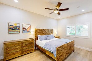 2 室のベッドルーム、インターネット、ベッドシーツ