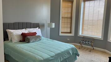 3 多间卧室、熨斗/熨衣板、WiFi、床单