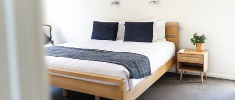 4 chambres, fer et planche à repasser, Wi-Fi gratuit, draps fournis