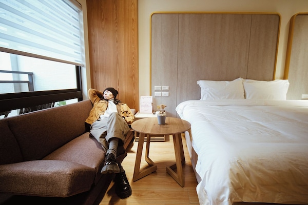 Dobbeltrom – superior, 1 kingsize-seng med sovesofa, ikke-røyk, balkong | Skrivebord for bærbar PC og wi-fi (inkludert)