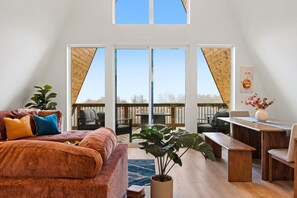 Smart TV, video games, books - Alpine A-Frames | 6 cabins on a bluff | Sleeps 60 people! (rossville)