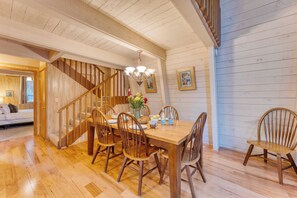 House (4 Bedrooms) | Interior