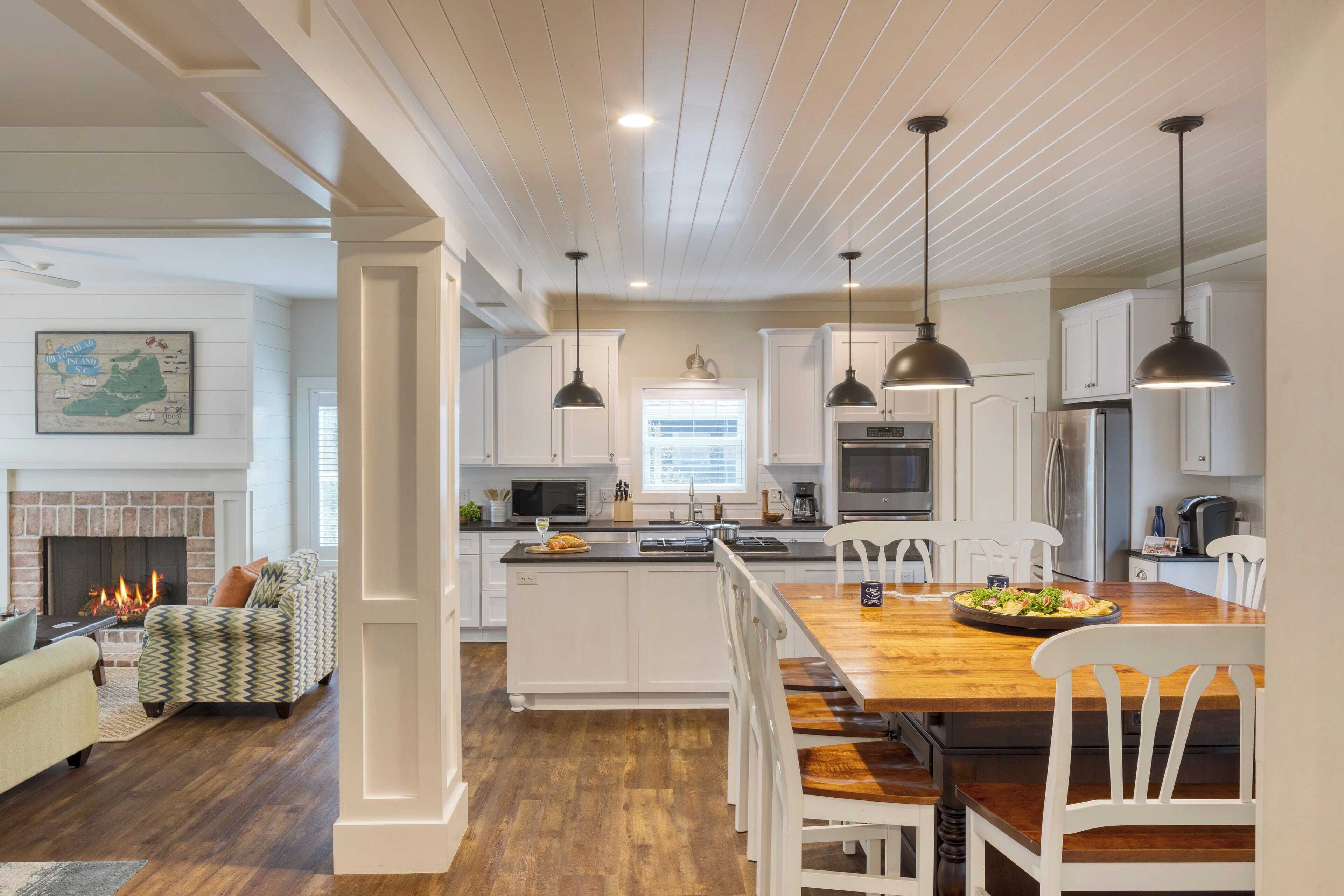 House (6 Bedrooms) | Interior