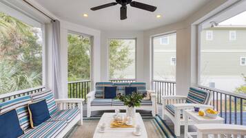 House (6 Bedrooms) | Interior