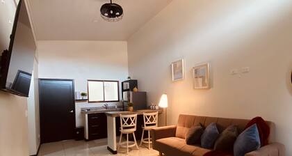 Charming 2-bedroom apartment in gorgeous Ciudad Quesada with WiFi, AC