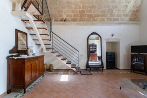 Interior - Domus Tua (Matera)