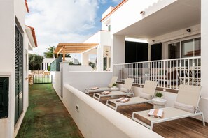 Terrace/patio - 3 Bedroom Villa, 300m to Arenal d'en Castell Beach (Arenal d'en Castell)