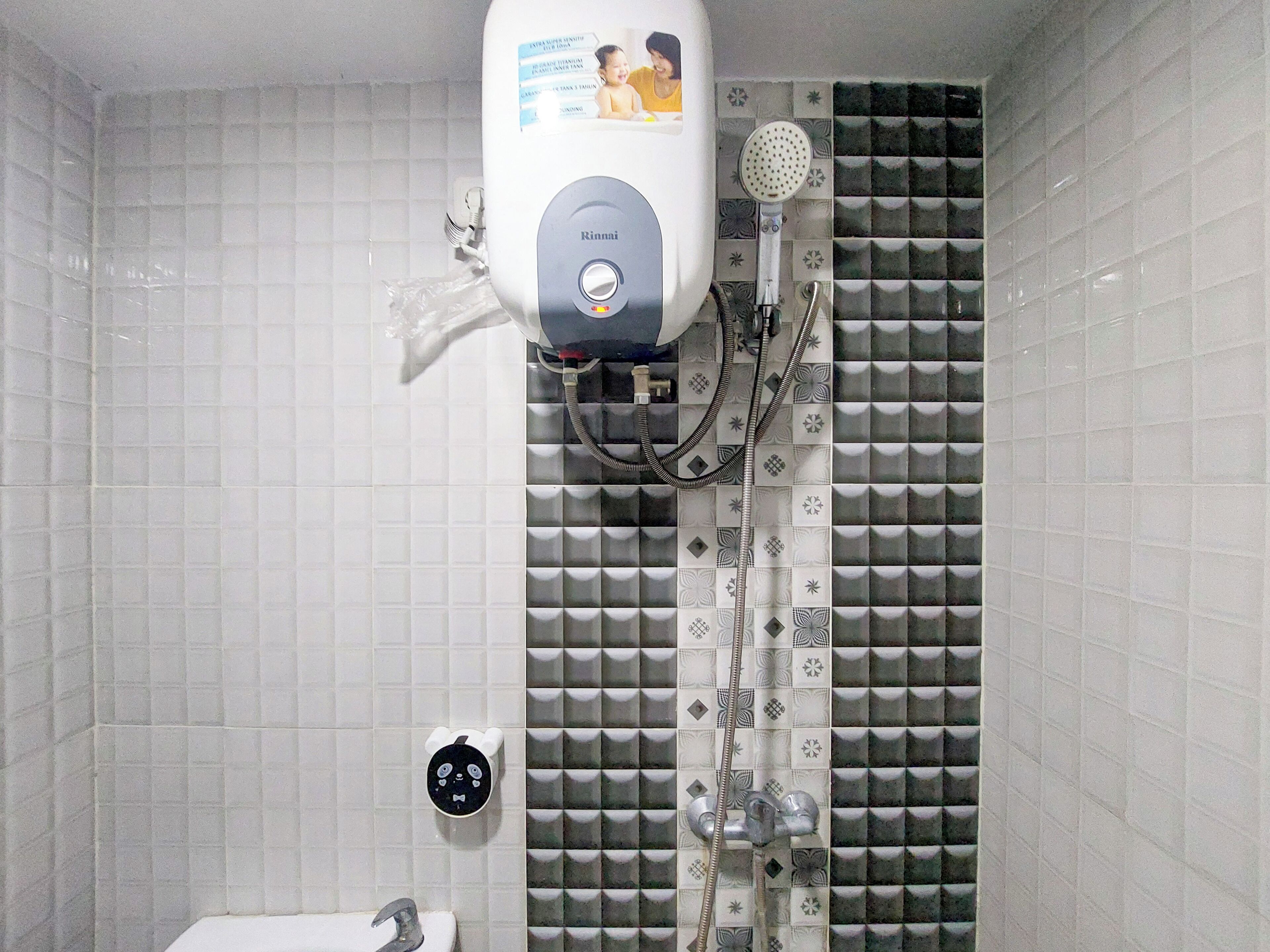 Estúdio | Banheiro | Chuveiro, toalhas de banho, sabonete, shampoo