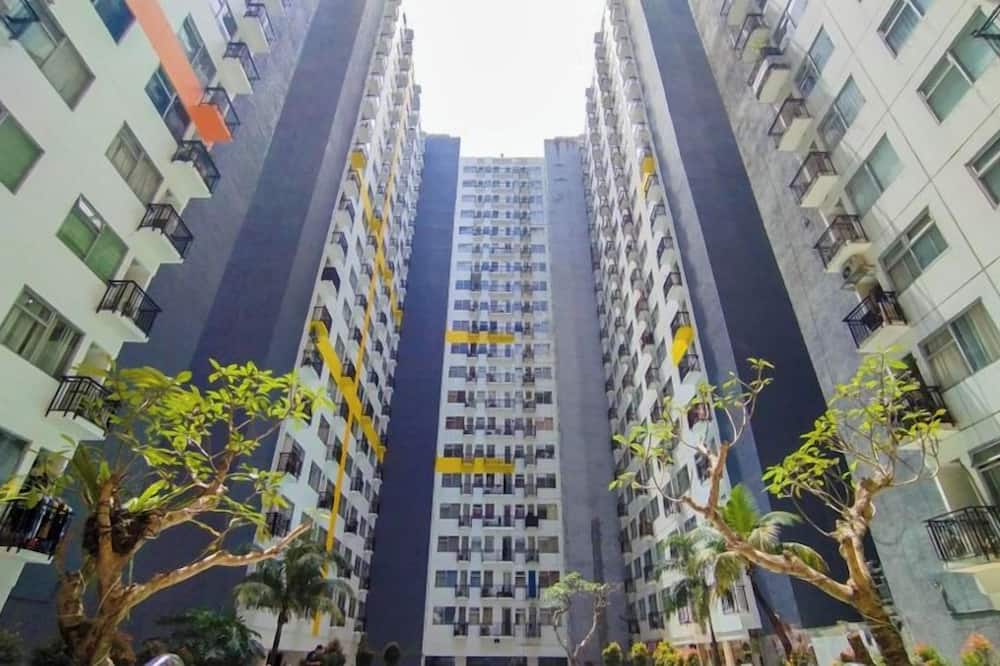 Stylish And Spacious Studio At Apartment Jarrdin Cihampelas