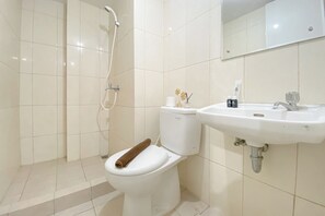 公寓 | 浴室 | 淋浴設備、毛巾、肥皂、洗髮精