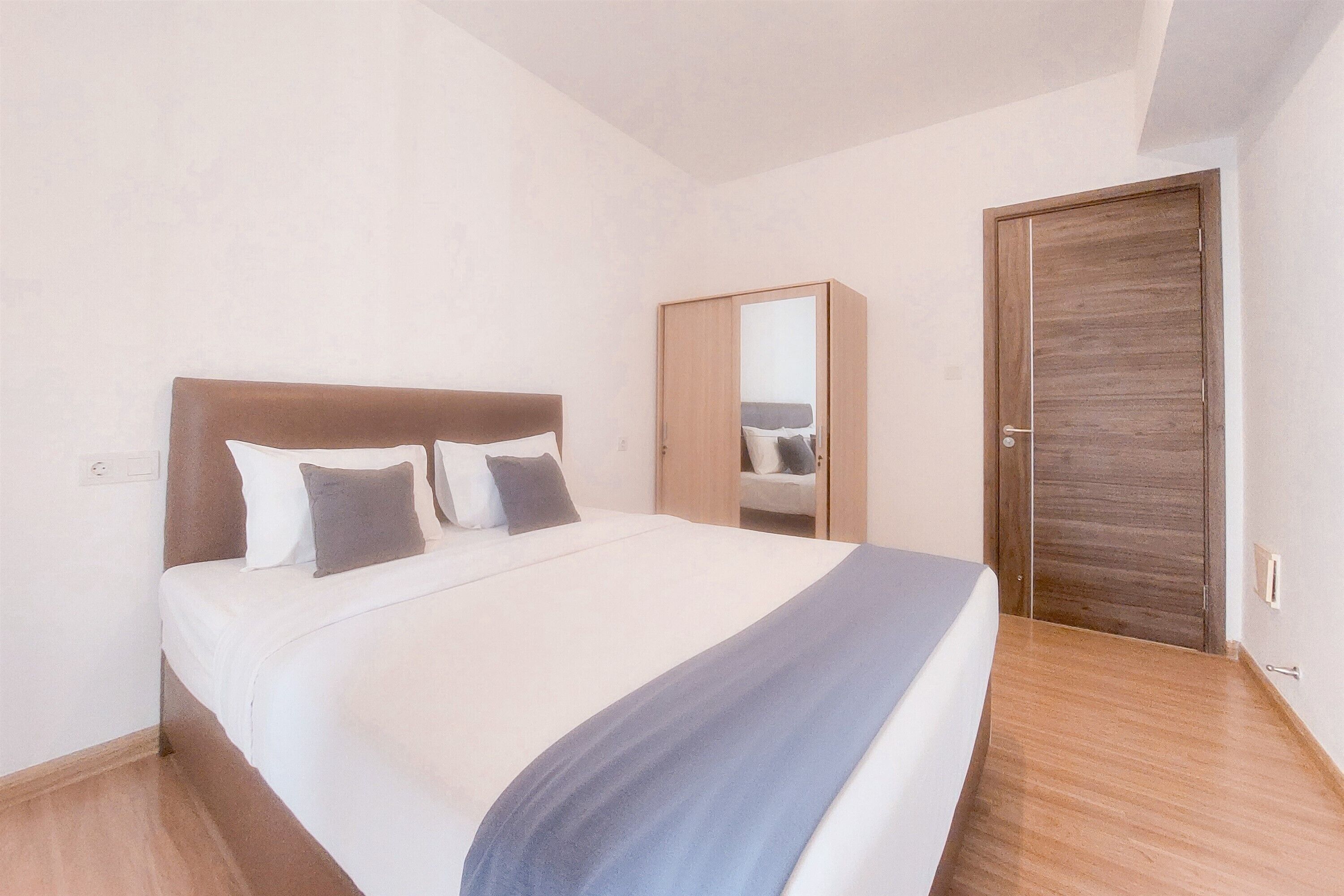 3 habitaciones y tabla de planchar con plancha 
