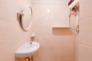 Apartment | Badezimmer | Dusche, Handtücher, Seife
