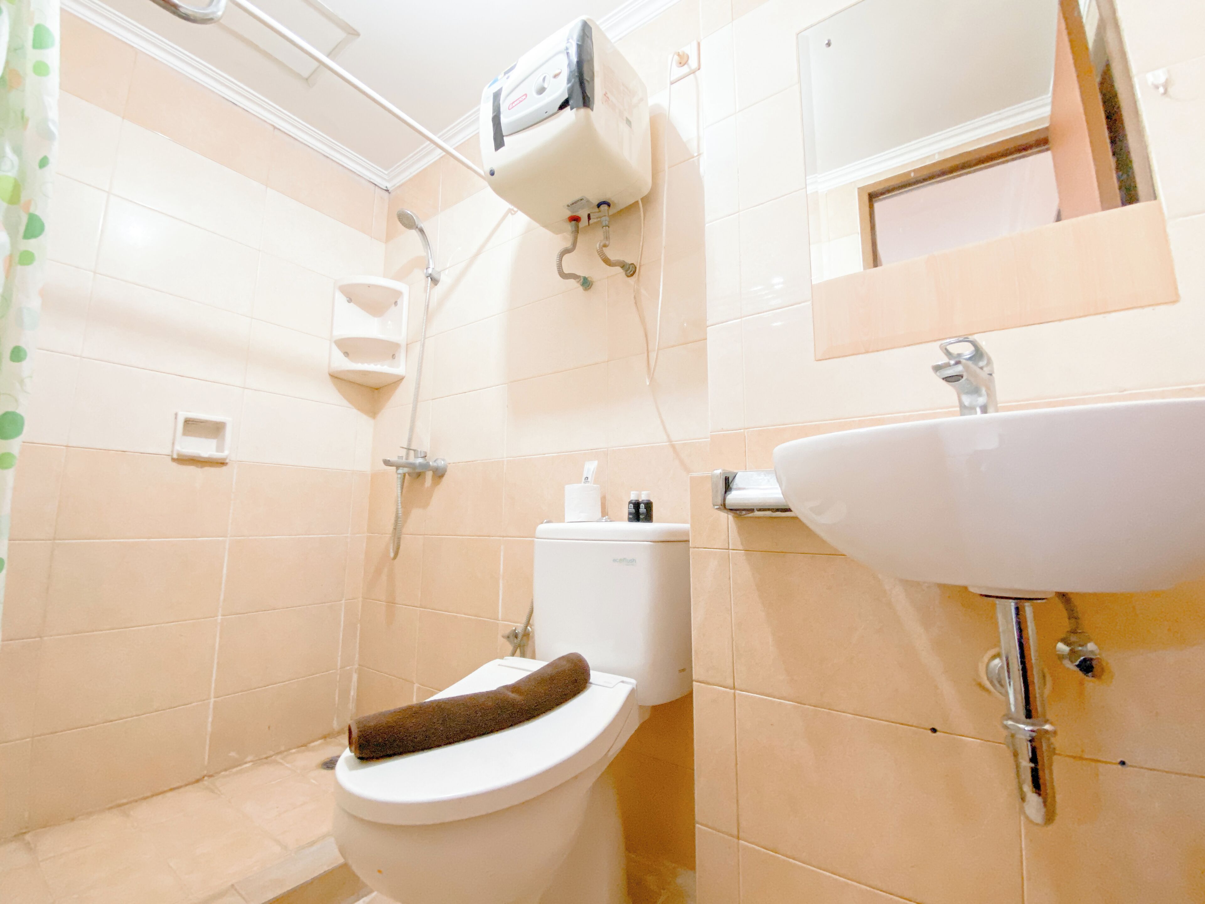 Apartemen | Kamar mandi | Shower, handuk, sabun, dan sampo