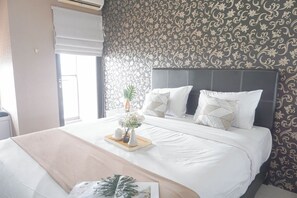 Room - Minimalist And Relaxing Studio Room At Tamansari Semanggi Apartment (Jakarta)