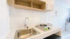 Studio | Private kitchen | Full-size fridge, stovetop, rice cooker