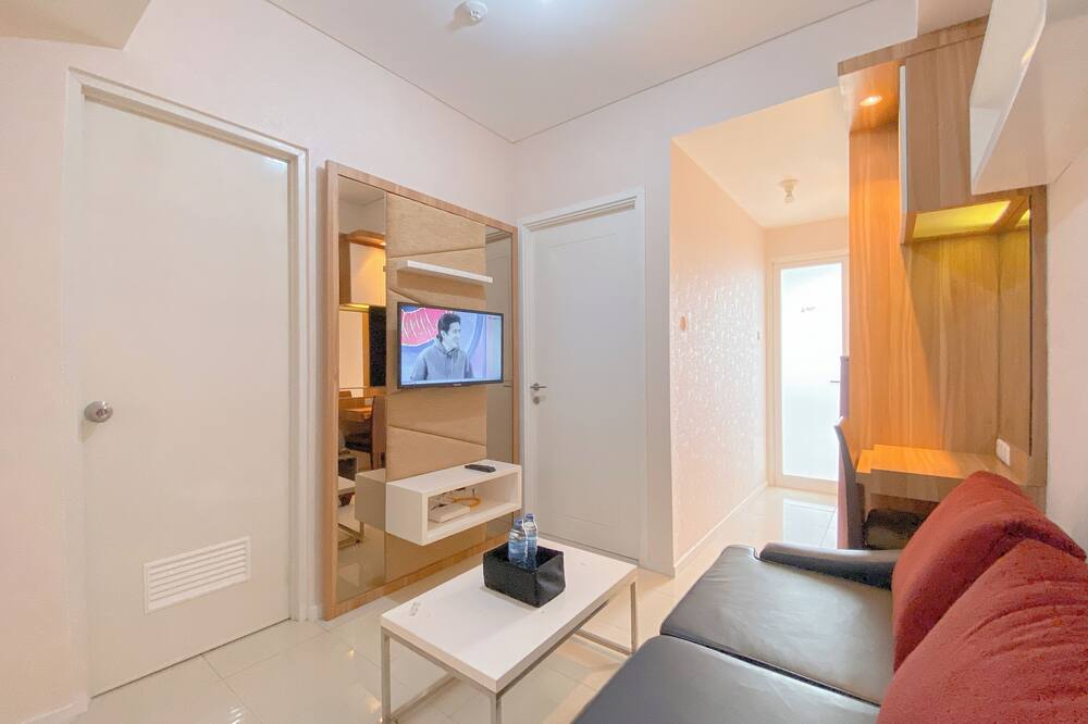 Trendy Space 1Br Apartment At Parahyangan Residence