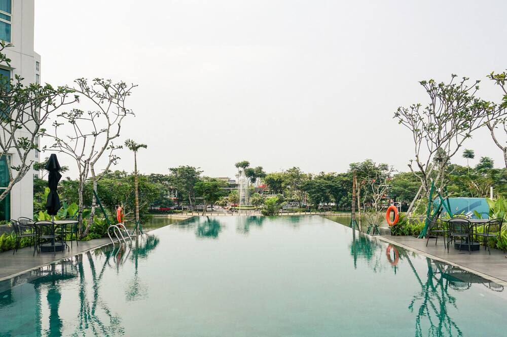 Cozy And Enjoy Living 1Br At Citralake Suites Apartment