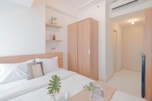 Studio - Homey And Cozy Studio Apartment At Tokyo Riverside Pik 2 (Teluknaga)