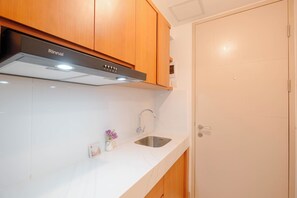 Studio | Bếp riêng | Tủ lạnh, bếp nấu, nồi cơm