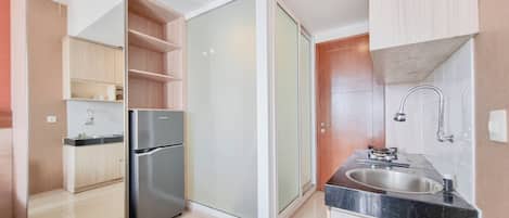 Studio | Cuisine privée | Grand réfrigérateur, plaque de cuisson, cuiseur de riz