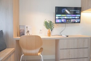 Studio - Simply Design Studio At Pollux Chadstone Apartment (Cikarang)