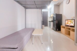 Studio - Fully Furnished Studio With Mezzanine Bed At Serpong Garden Apartment (Cisauk)