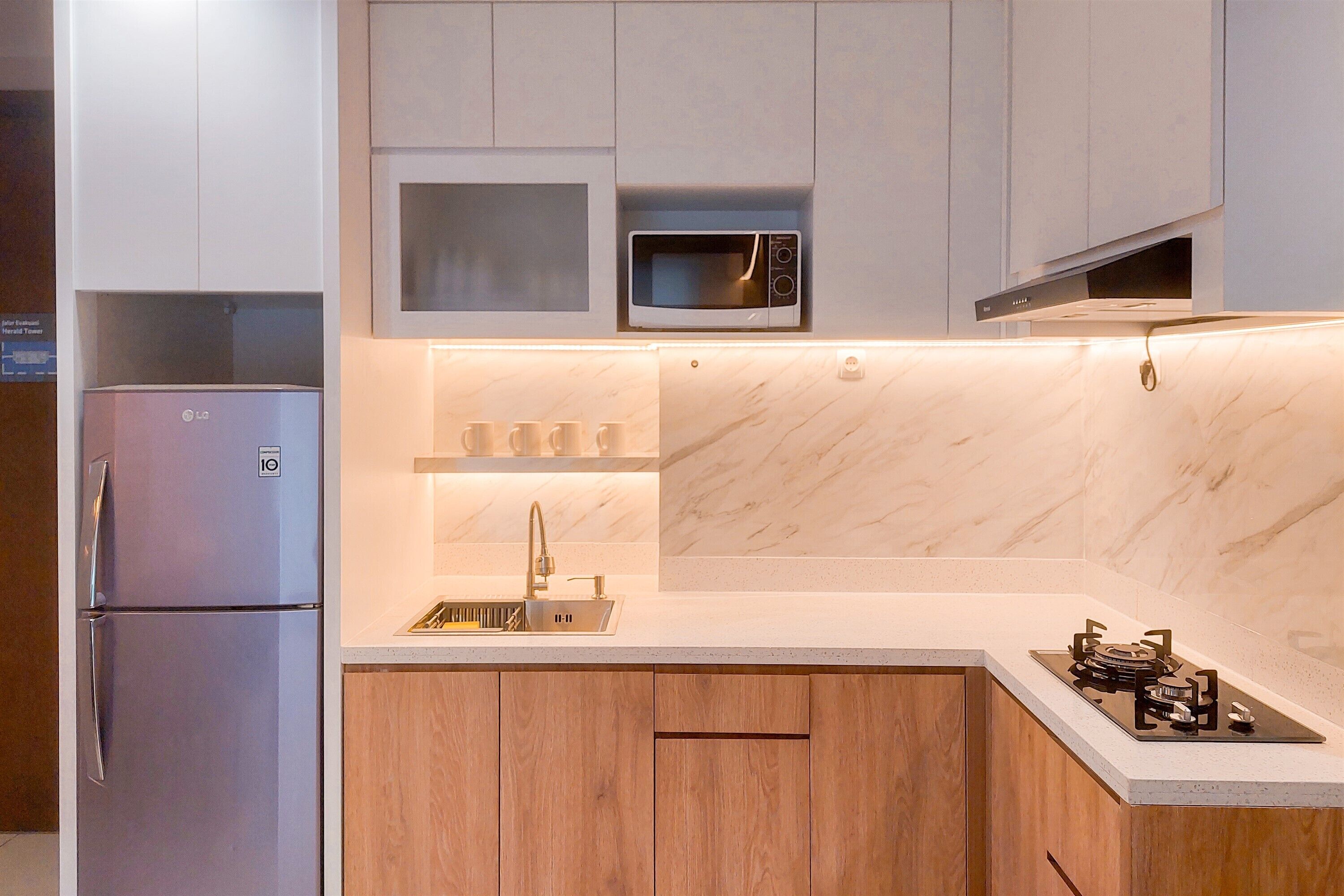 Apartment | Private kitchen | Full-size fridge, microwave, stovetop, rice cooker