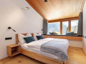 4 habitaciones, tabla de planchar con plancha y internet 