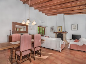 Dining - Cuixac d'en Vallori by Sunvillas Mallorca (Pollença)