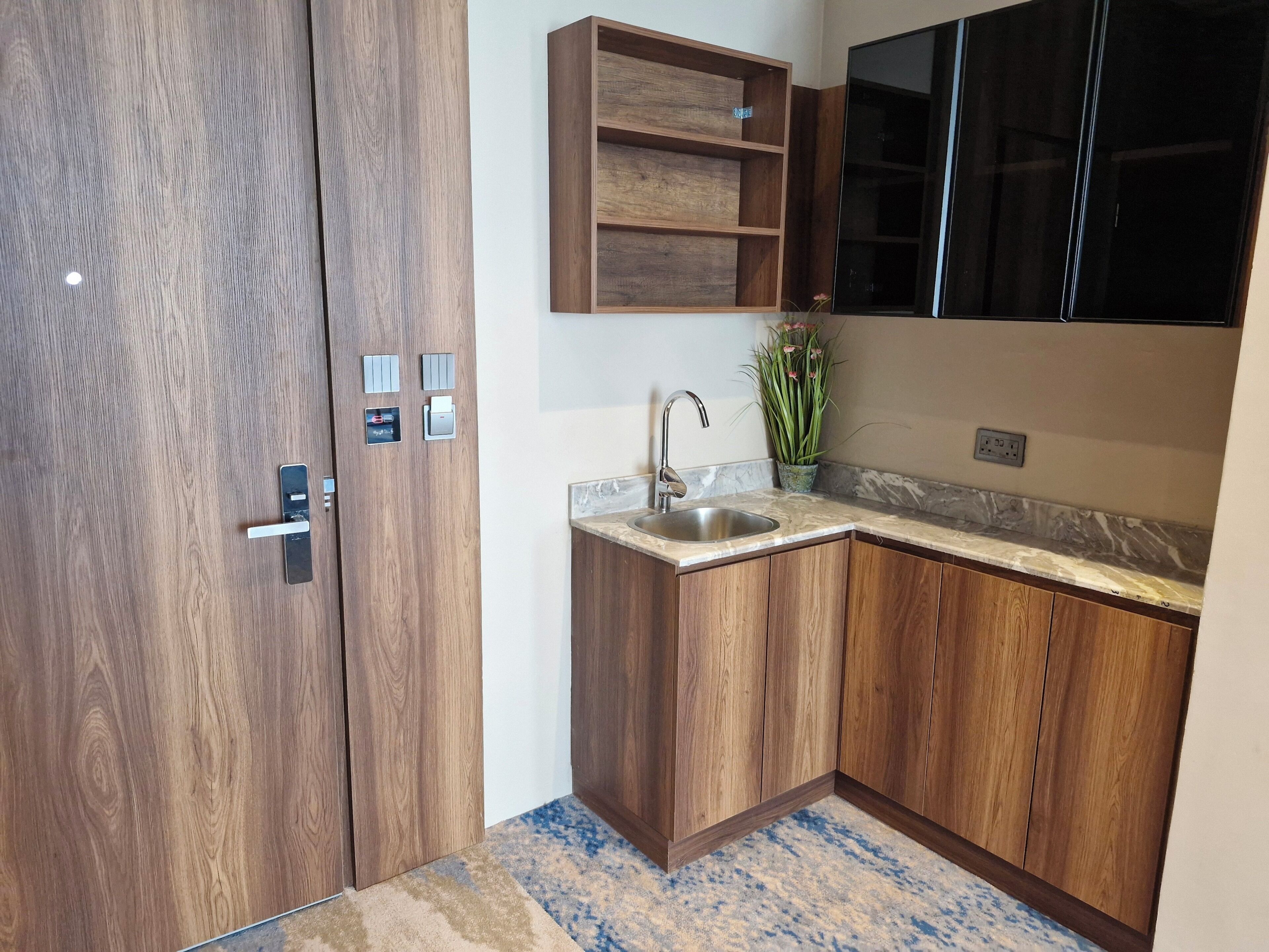 Junior Suite, Sea View | Private kitchenette | Electric kettle