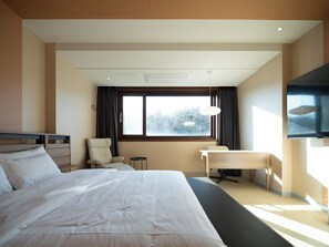 Bureau, espace de travail pour ordinateur portable, Wi-Fi gratuit