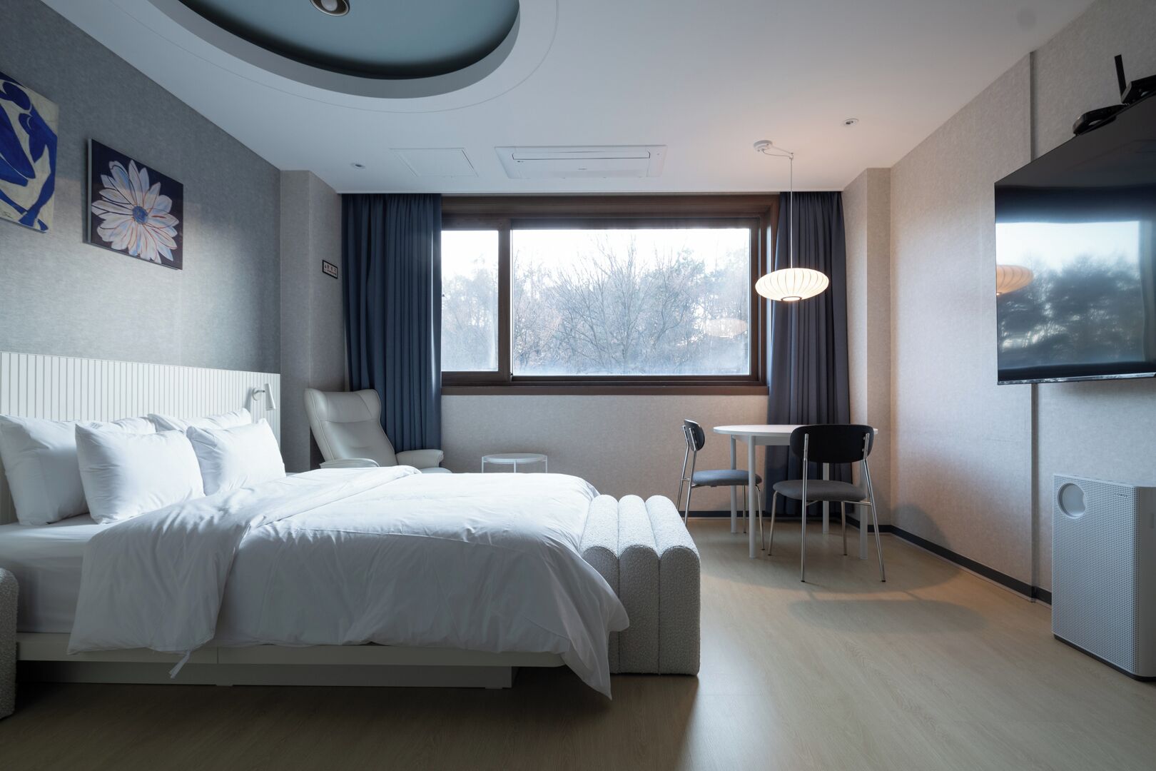 Classic Twin Room | Desk, laptop workspace, free WiFi