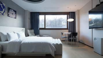 Classic Twin Room | 1 bedroom, desk, laptop workspace, free WiFi