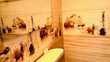 タオル、石鹸、トイレットペーパー