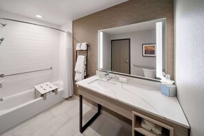 Accessible bathroom - La Quinta Inn & Suites by Wyndham DeSoto (DeSoto)