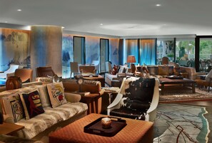 2 Bars/Lounges, 2 Poolbars, 2 Strandbars, Bar im Pool